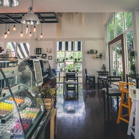 Hug Inn Phrae Exterior photo