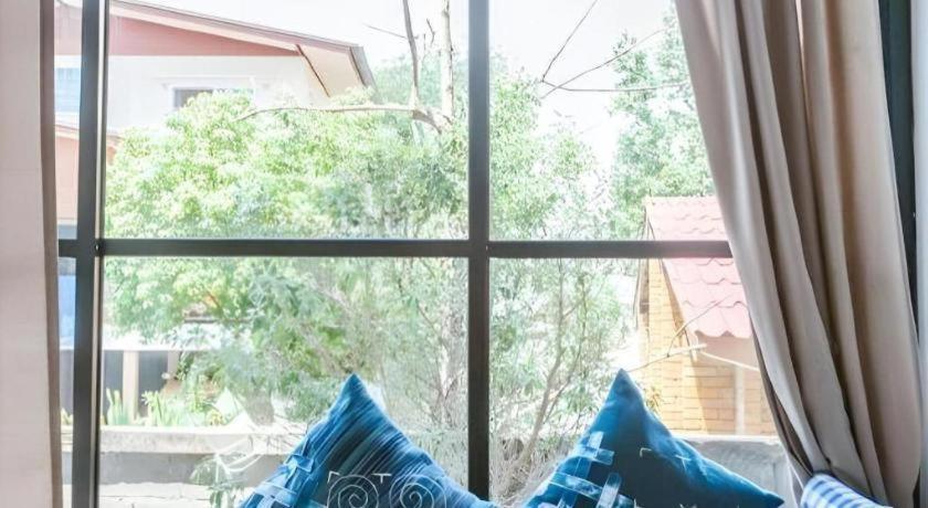 Hug Inn Phrae Exterior photo