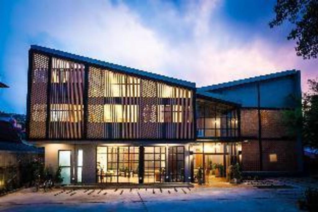 Hug Inn Phrae Exterior photo
